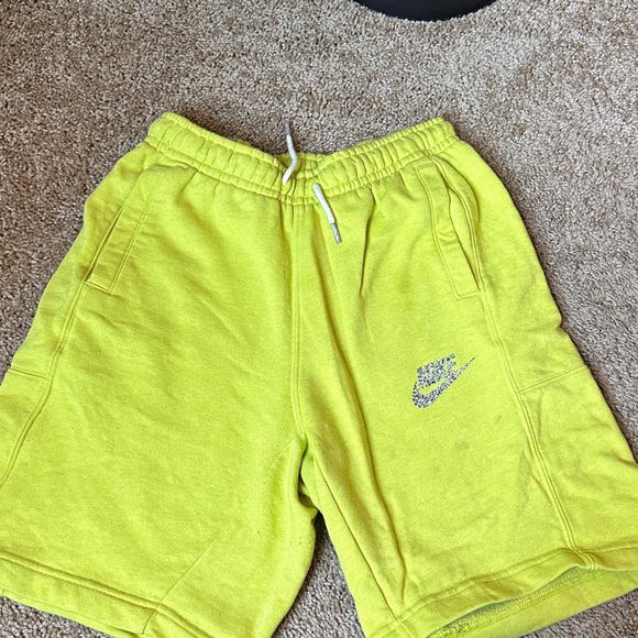 Nike men’s shorts - Picture 2 of 3